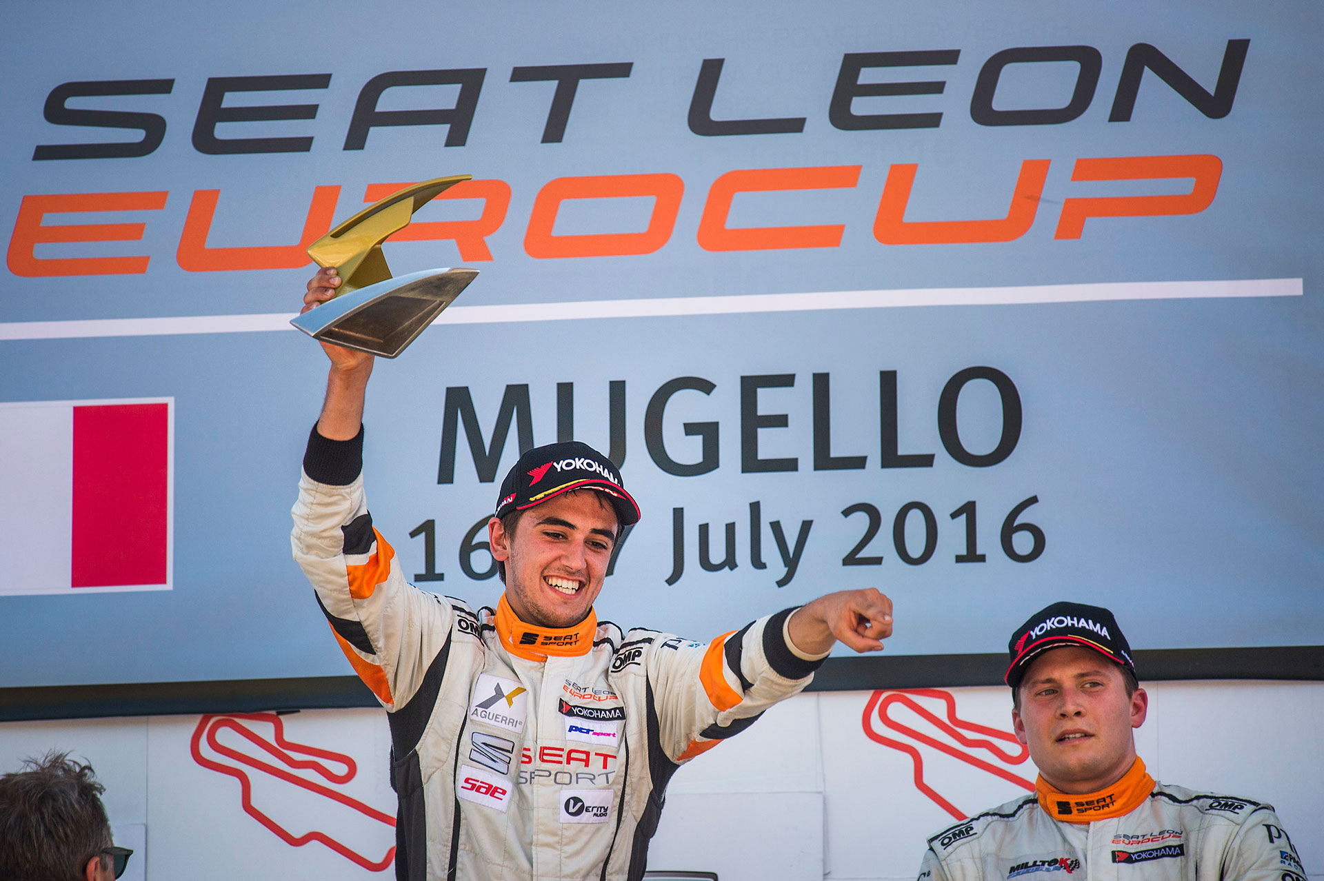 Mikel Azcona rediscovers again with the victory in Mugello